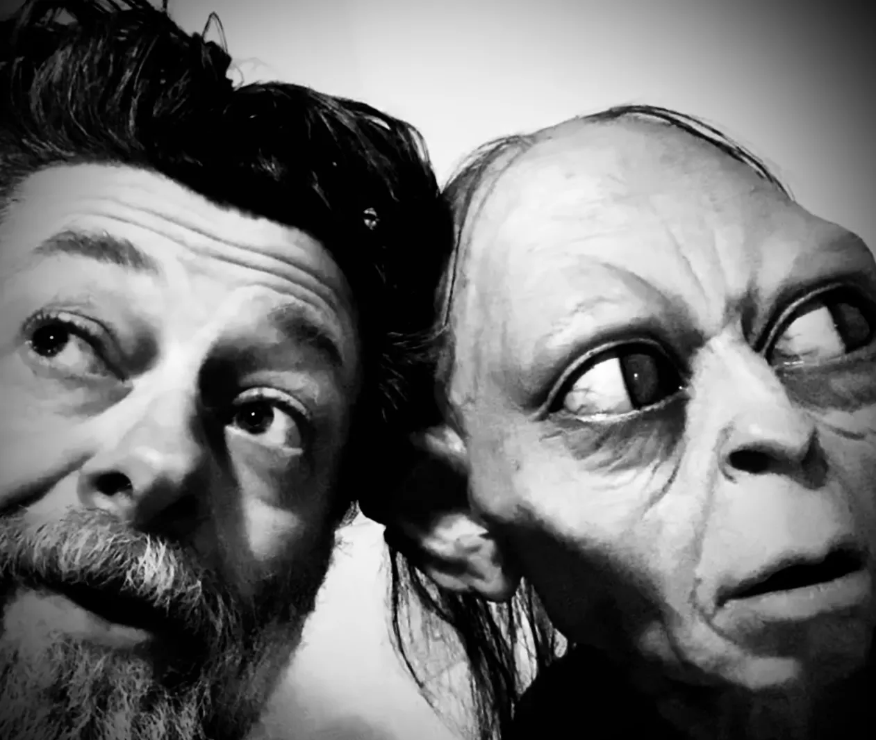 /images/posts/lotr/Andy-Serkis-and-Gollum.webp